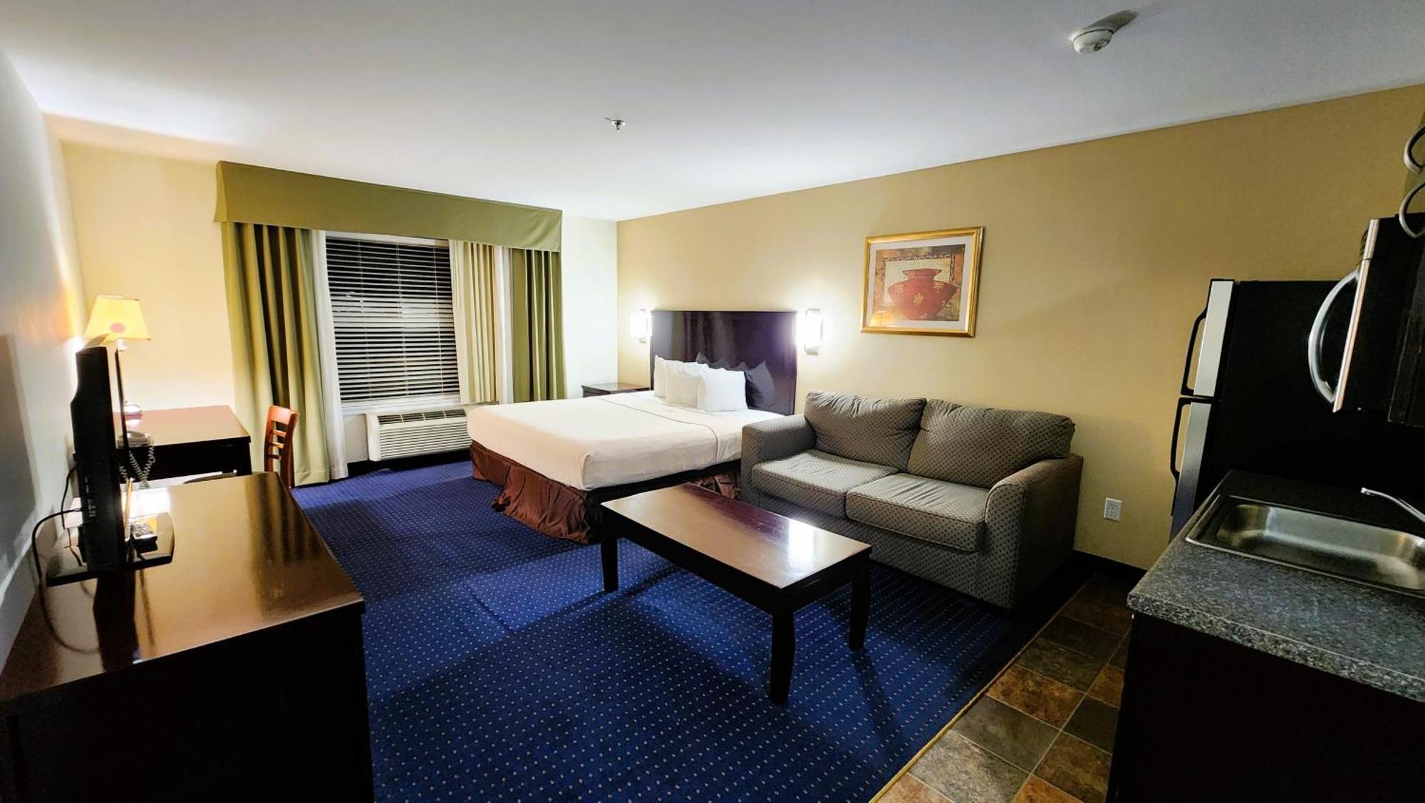 Fairbridge Inn & Suites Canadian エクステリア 写真