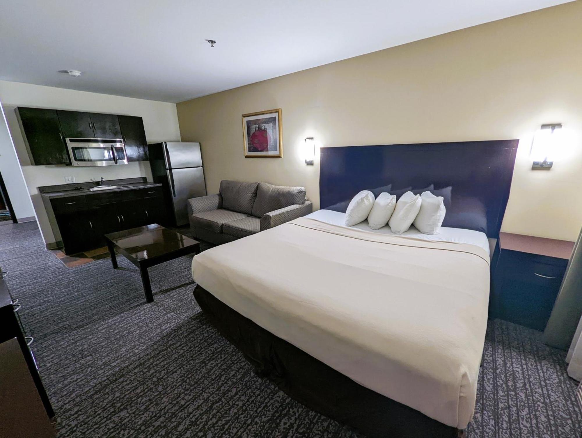 Fairbridge Inn & Suites Canadian エクステリア 写真